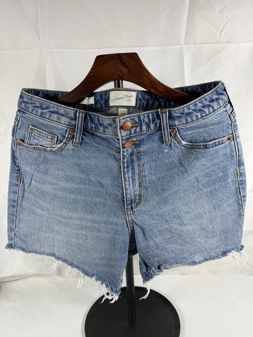 Universal Thread Vintage Midi Denim Jean Shorts Womens Size10/30 Distressed Blue